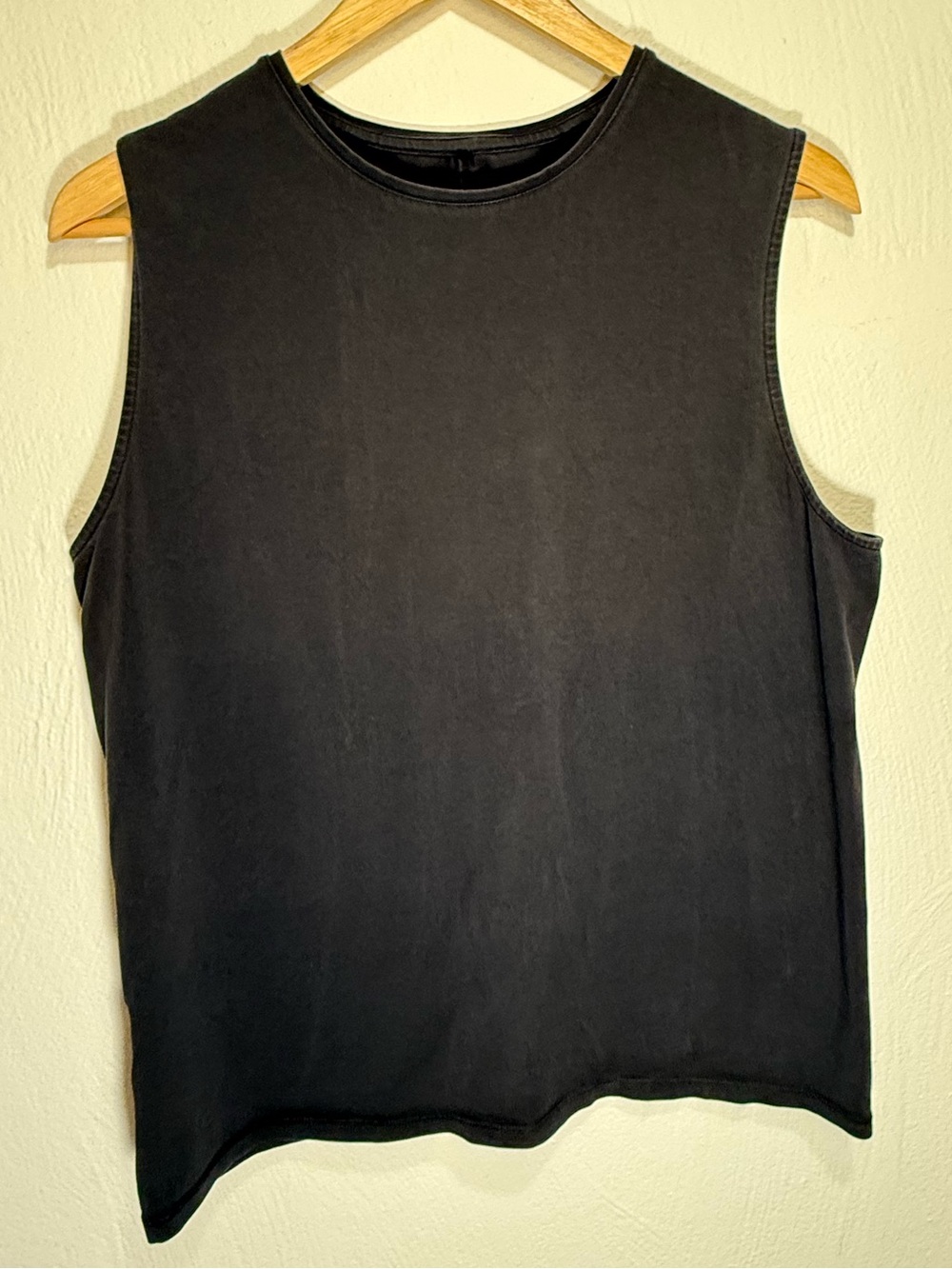 Everlane The Form Tank - Black Sleeveless Supima Cotton Blend Back Seam Shirt